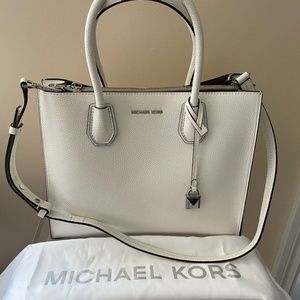 Michael Kors Large White Mercer Bag in Excellent Condition